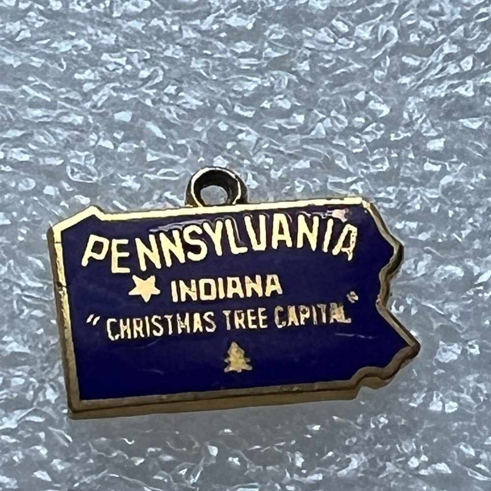 Vintage 10k gold plated Enamel Pennsylvania Indiana Christmas Tree Capital Charm